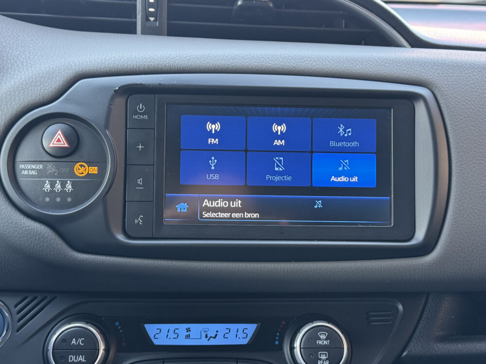 Toyota Yaris 1.5 Hybrid Active // CLIMA // CAMERA // CRUISE // APPLE CARPLAY / ANDROID AUTO 17