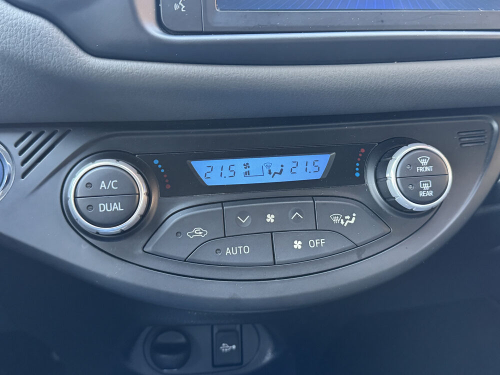 Toyota Yaris 1.5 Hybrid Active // CLIMA // CAMERA // CRUISE // APPLE CARPLAY / ANDROID AUTO 18