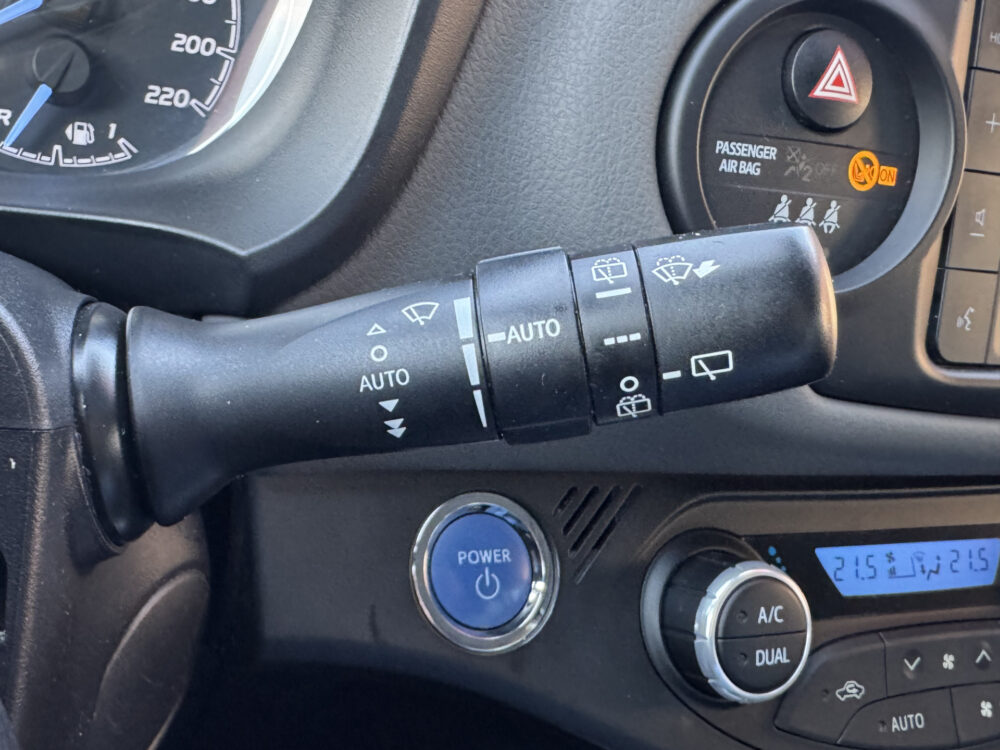 Toyota Yaris 1.5 Hybrid Active // CLIMA // CAMERA // CRUISE // APPLE CARPLAY / ANDROID AUTO 20