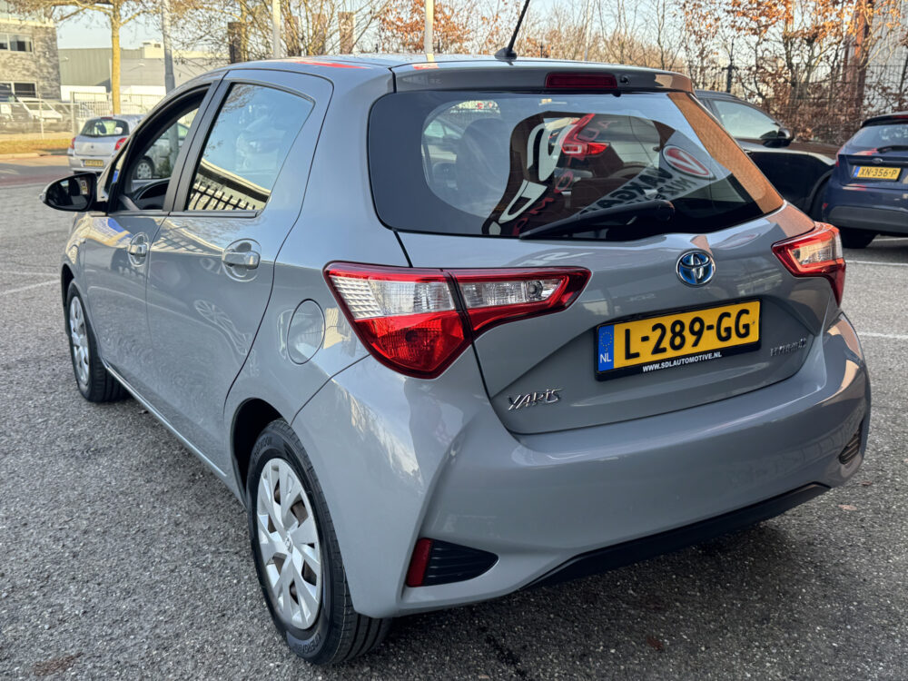 Toyota Yaris 1.5 Hybrid Active // CLIMA // CAMERA // CRUISE // APPLE CARPLAY / ANDROID AUTO 3