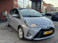 Toyota Yaris 1.5 Hybrid Active // CLIMA // CAMERA // CRUISE // APPLE CARPLAY / ANDROID AUTO 31