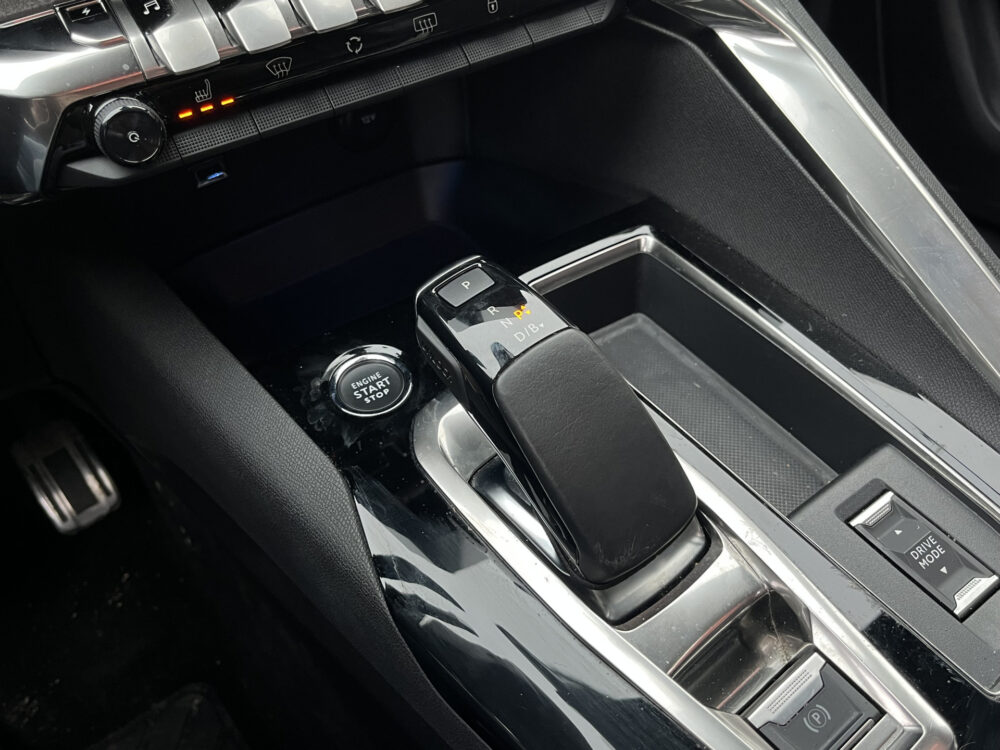 Peugeot 3008 1.6 HYbrid 225 GT Pack Business // SCHUIF-KANTELDAK // LEDER-ALCANTARA // ADAPT. CRUISE // DODEHOEK // ELEK.KLEP // NAVI+CARPAY  27