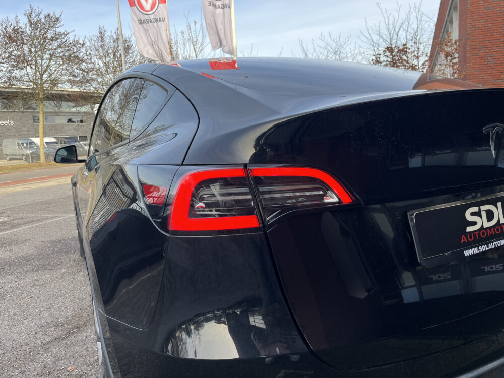 Tesla Model Y Standard Range SR RWD 60 kWh 1e EIGENAAR // PANODAK // NAVI // ADAPTIVE CRUISE // CLIMA // AUTOPILOT // 360 CAMERA // LEDEREN BE 10