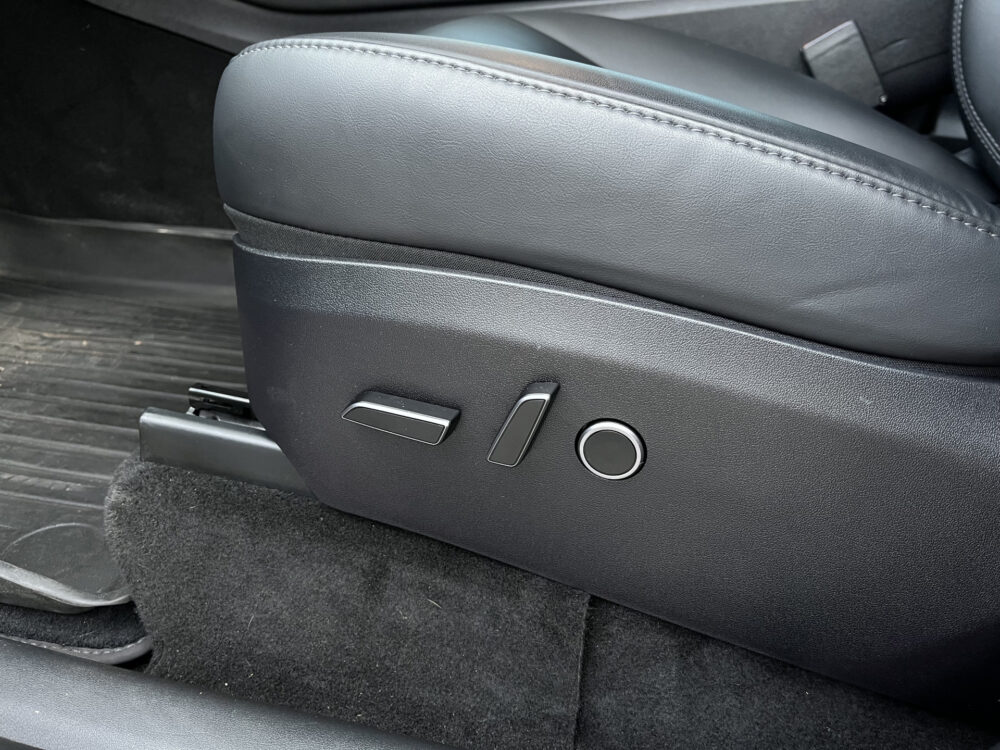 Tesla Model Y Standard Range SR RWD 60 kWh 1e EIGENAAR // PANODAK // NAVI // ADAPTIVE CRUISE // CLIMA // AUTOPILOT // 360 CAMERA // LEDEREN BE 16