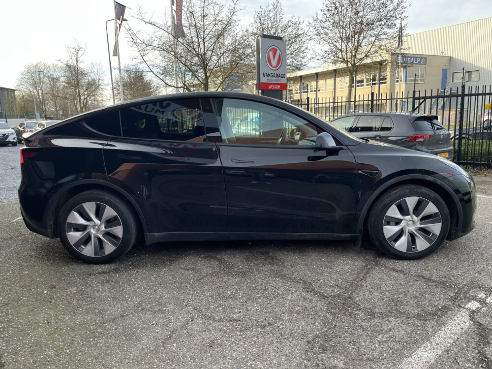 Tesla Model Y Standard Range SR RWD 60 kWh 1e EIGENAAR // PANODAK // NAVI // ADAPTIVE CRUISE // CLIMA // AUTOPILOT // 360 CAMERA // LEDEREN BE 6
