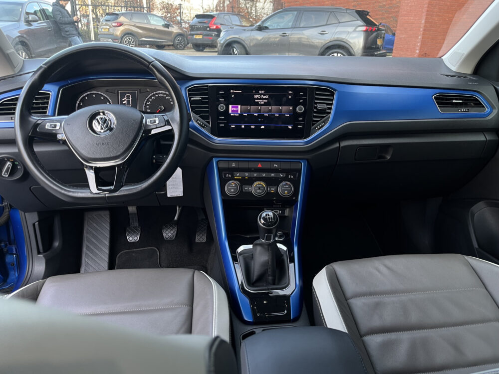 Volkswagen T-Roc 1.0 TSI Style // FULL LED // LEDER // NAVI // CLIMA // PDC V+A // STOELVERWARMING // 16
