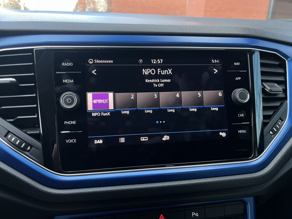 Volkswagen T-Roc 1.0 TSI Style // FULL LED // LEDER // NAVI // CLIMA // PDC V+A // STOELVERWARMING // 26