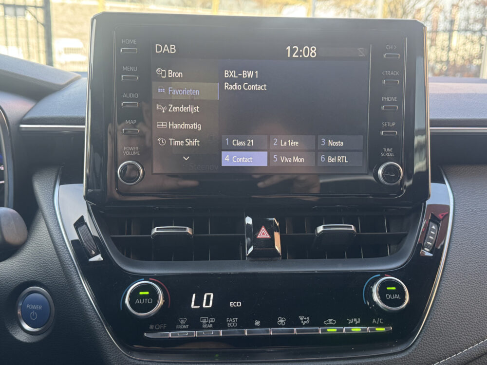 Toyota Corolla Touring Sports 1.8 Hybrid GR-Sport // NAVI // ADAPTIVE CRUISE // CLIMA // CAMERA // APPLE CARPLAY - ANDROID AUTO // 16