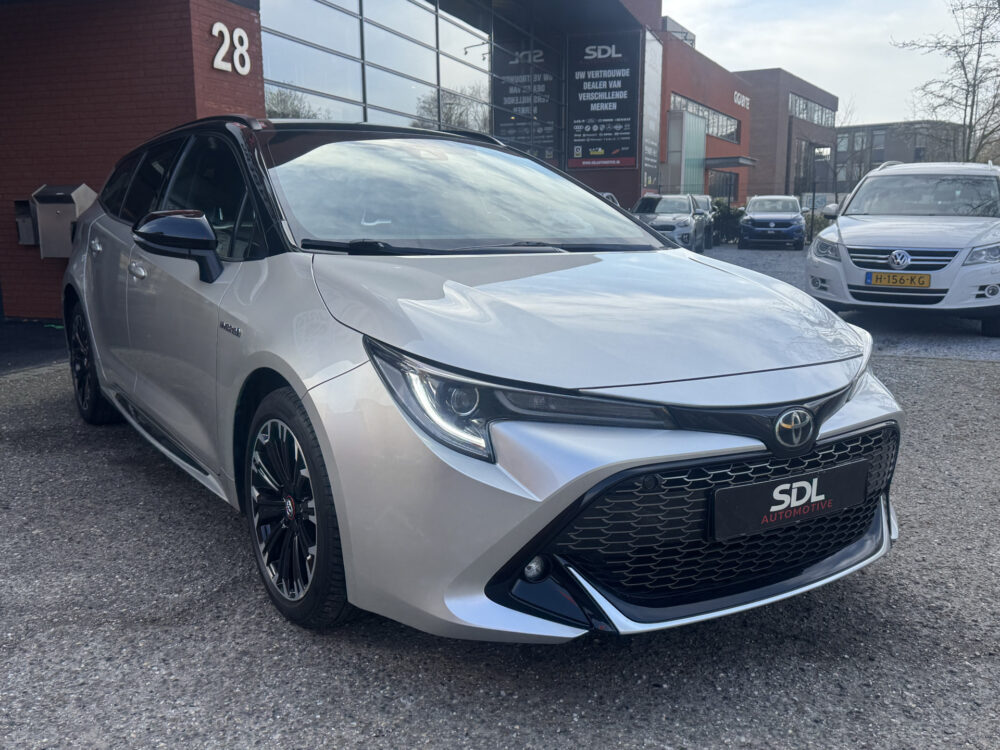 Toyota Corolla Touring Sports 1.8 Hybrid GR-Sport // NAVI // ADAPTIVE CRUISE // CLIMA // CAMERA // APPLE CARPLAY - ANDROID AUTO // 2