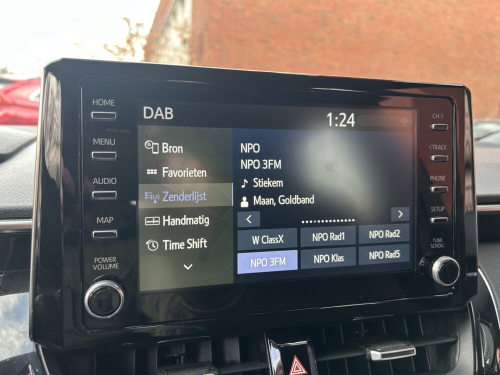 Toyota Corolla Touring Sports 1.8 Hybrid Dynamic // FULL LED // NAVI // CAMERA // KEYLESS // ADAPTIVE CRUISE // PDC V+A 16