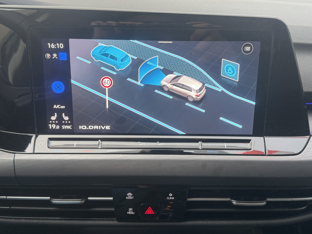 Volkswagen Golf 1.5 eTSI Style // ADAPTIVE CRUISE // TREKHAAK // CAMERA // CLIMA // NAVI // ERGO ACTIVE STOEL // MEMORY SEAT // 16