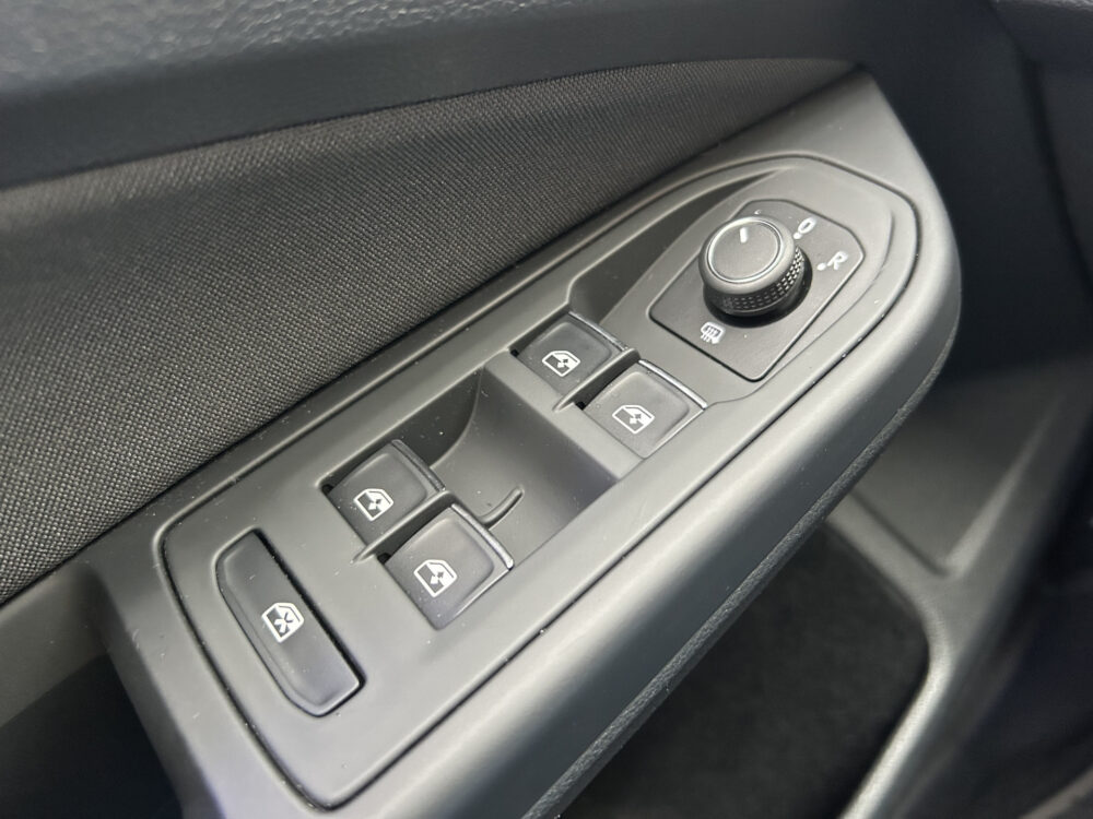 Volkswagen Golf 1.5 eTSI Style // ADAPTIVE CRUISE // TREKHAAK // CAMERA // CLIMA // NAVI // ERGO ACTIVE STOEL // MEMORY SEAT // 23