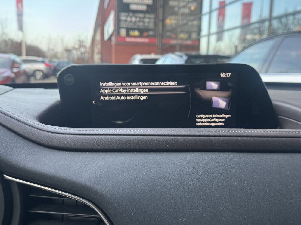 Mazda CX-30 2.0 e-SkyActiv-X M Hybrid Luxury // NAVI // LEDER // TREKHAAK // CAMERA // MEMORY SEATS // BOSE AUDIO // 20