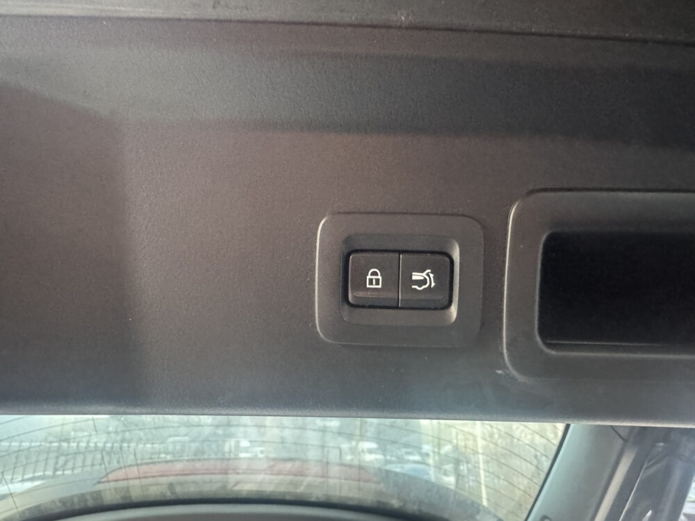 Mazda CX-30 2.0 e-SkyActiv-X M Hybrid Luxury // NAVI // LEDER // TREKHAAK // CAMERA // MEMORY SEATS // BOSE AUDIO // 31