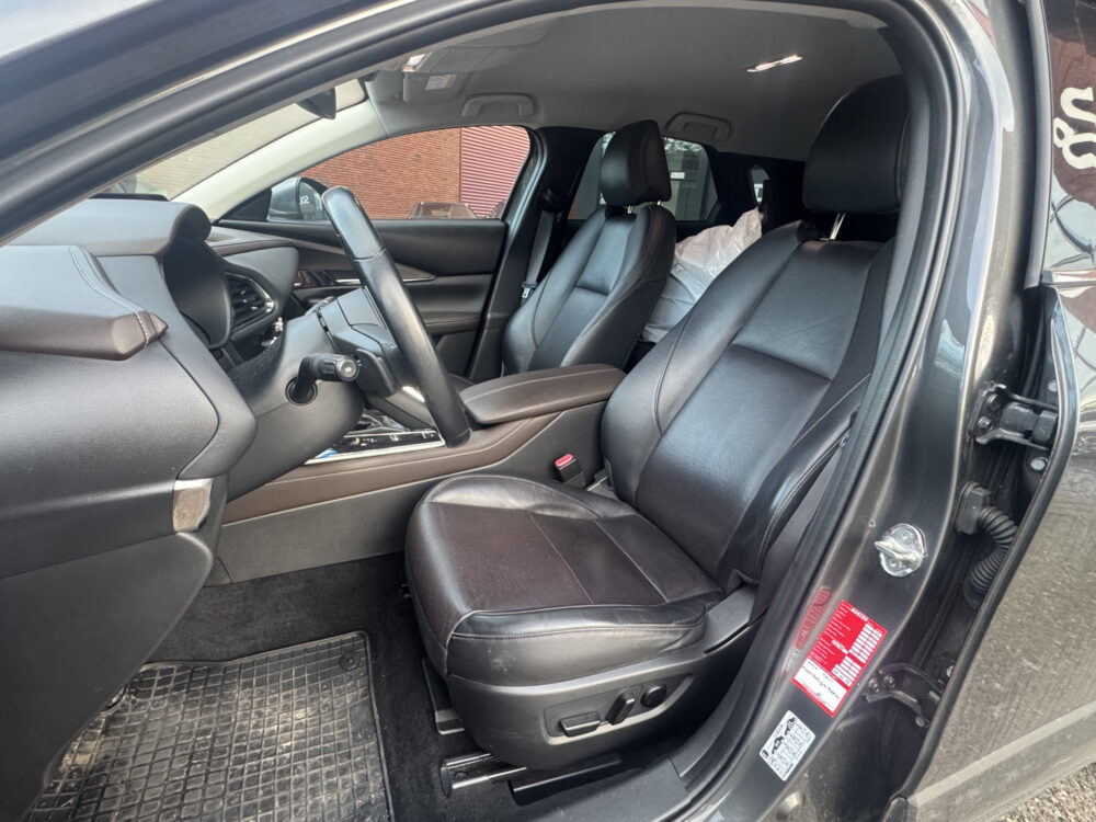 Mazda CX-30 2.0 e-SkyActiv-X M Hybrid Luxury // NAVI // LEDER // TREKHAAK // CAMERA // MEMORY SEATS // BOSE AUDIO // 9