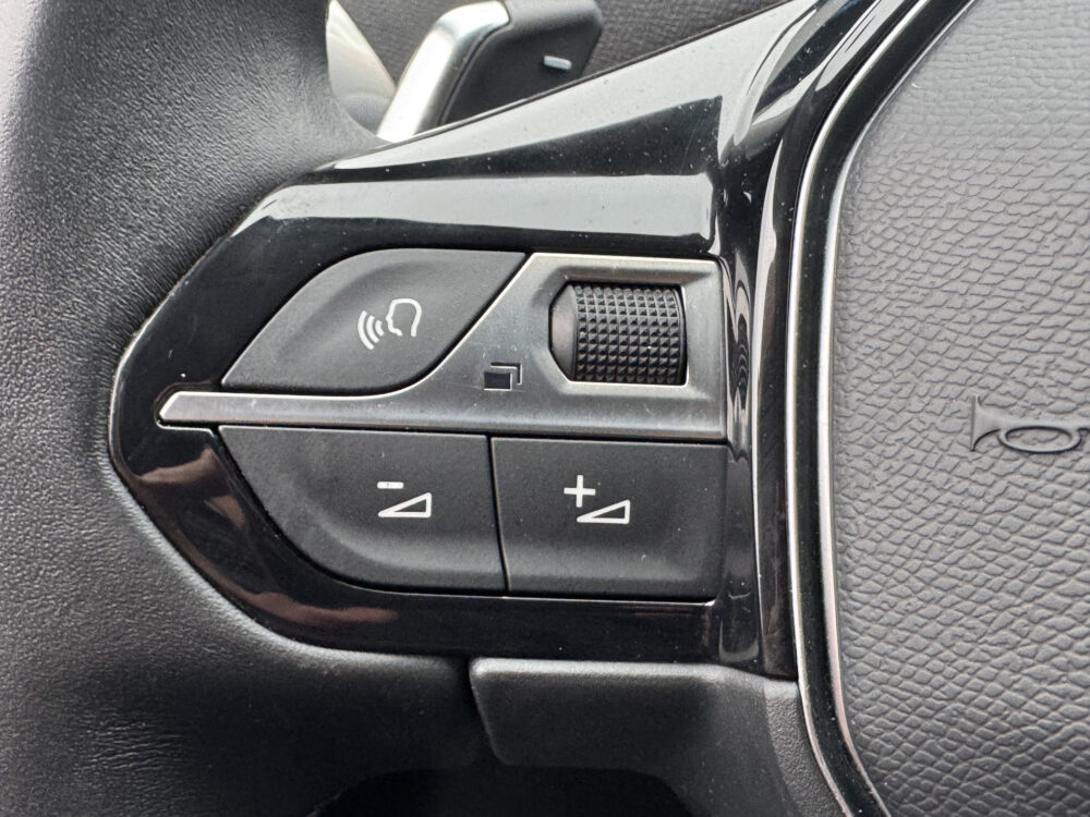 Peugeot 3008 1.6 HYbrid 225 Allure // NAVI // CAMERA // ADAPTIVE CRUISE // CLIMA // DODEN HOEK SENSOR // STOELVERWARMING // 11