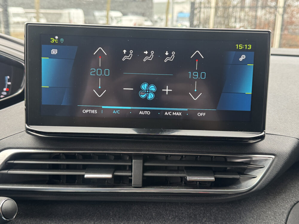 Peugeot 3008 1.6 HYbrid 225 Allure // NAVI // CAMERA // ADAPTIVE CRUISE // CLIMA // DODEN HOEK SENSOR // STOELVERWARMING // 18