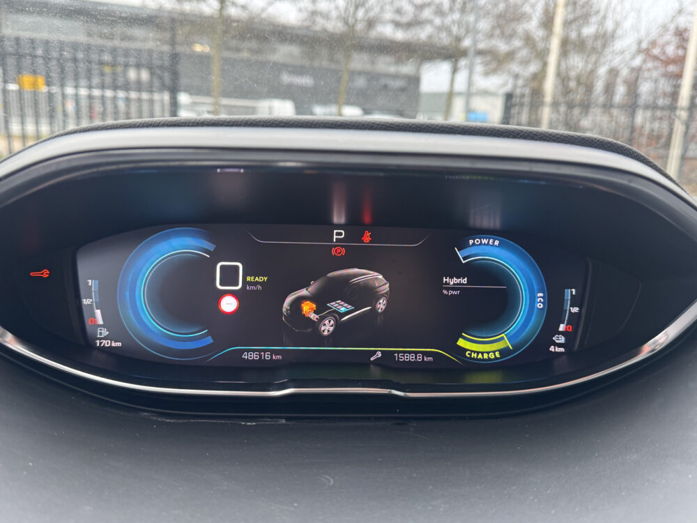 Peugeot 3008 1.6 HYbrid 225 Allure // NAVI // CAMERA // ADAPTIVE CRUISE // CLIMA // DODEN HOEK SENSOR // STOELVERWARMING // 20