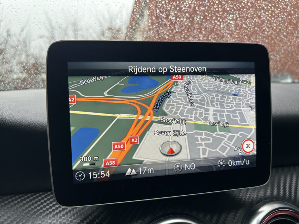 Mercedes-Benz A-Klasse 180 AMG Night pakket // FULL LED // NAVI // PANO/SCHUIFKANTELDAK // PDC V+A // CRUISE 17