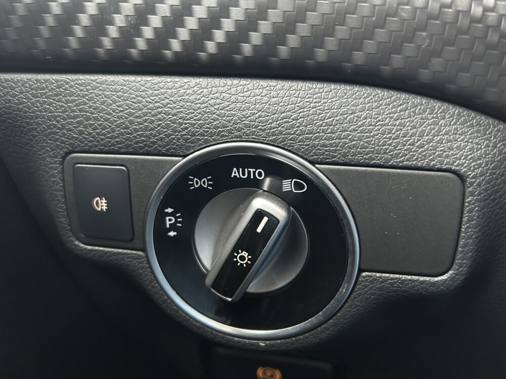 Mercedes-Benz A-Klasse 180 AMG Night pakket // FULL LED // NAVI // PANO/SCHUIFKANTELDAK // PDC V+A // CRUISE 27