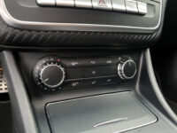 Mercedes-Benz A-Klasse 180 AMG Night pakket // FULL LED // NAVI // PANO/SCHUIFKANTELDAK // PDC V+A // CRUISE 71