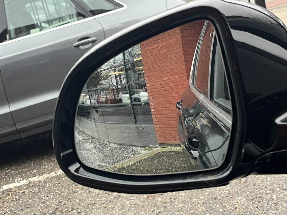 BMW iX3 High Executive 80 kWh // LEDER // ELEK.STOEL + GEHEUGEN // SCHUIF-KANTELDAK // CAMERA+SENSOREN // ELEK. KLEP // CARPLAY + NAVI / 20