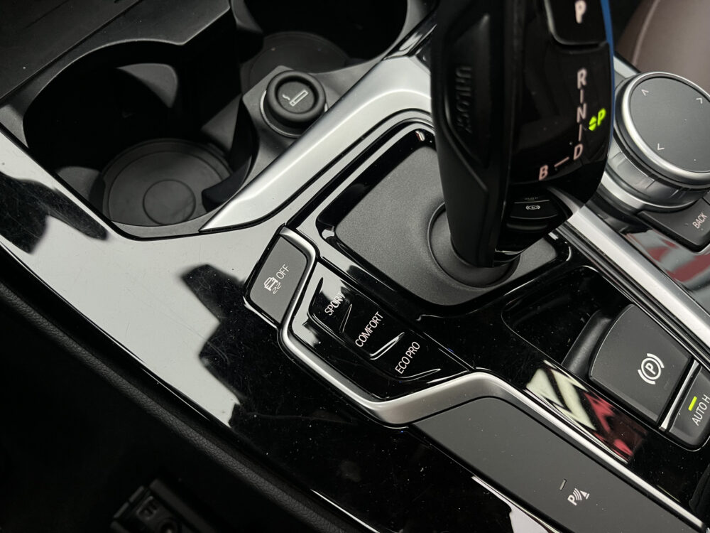 BMW iX3 High Executive 80 kWh // LEDER // ELEK.STOEL + GEHEUGEN // SCHUIF-KANTELDAK // CAMERA+SENSOREN // ELEK. KLEP // CARPLAY + NAVI / 26