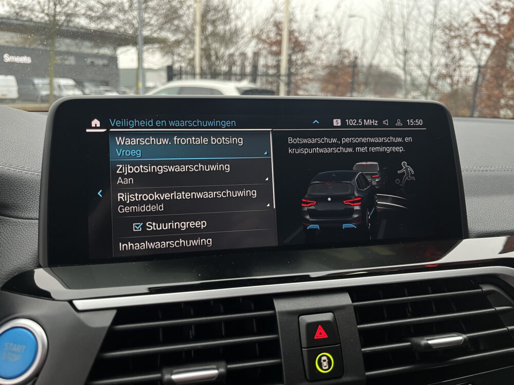 BMW iX3 High Executive 80 kWh // LEDER // ELEK.STOEL + GEHEUGEN // SCHUIF-KANTELDAK // CAMERA+SENSOREN // ELEK. KLEP // CARPLAY + NAVI / 35