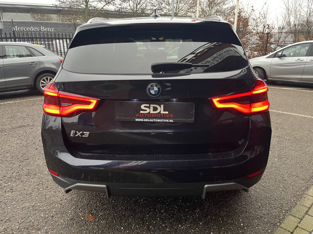 BMW iX3 High Executive 80 kWh // LEDER // ELEK.STOEL + GEHEUGEN // SCHUIF-KANTELDAK // CAMERA+SENSOREN // ELEK. KLEP // CARPLAY + NAVI / 4