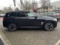 BMW iX3 High Executive 80 kWh // LEDER // ELEK.STOEL + GEHEUGEN // SCHUIF-KANTELDAK // CAMERA+SENSOREN // ELEK. KLEP // CARPLAY + NAVI / 45