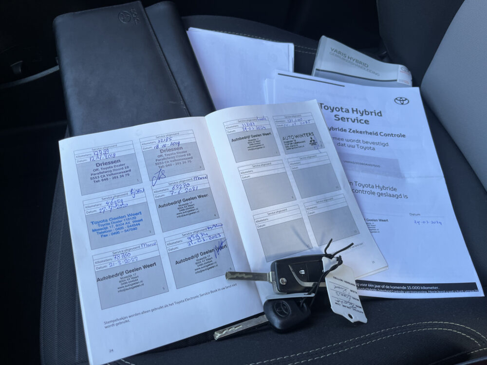 Toyota Yaris 1.5 Hybrid Energy // NAVI // CRUISE // CLIMA // PARKEERCAMERA // 14