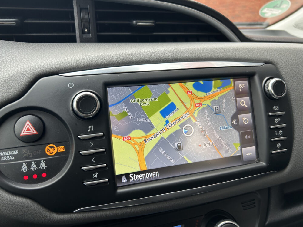 Toyota Yaris 1.5 Hybrid Energy // NAVI // CRUISE // CLIMA // PARKEERCAMERA // 15