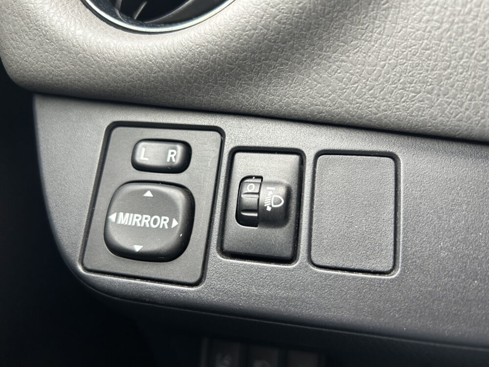 Toyota Yaris 1.5 Hybrid Energy // NAVI // CRUISE // CLIMA // PARKEERCAMERA // 23