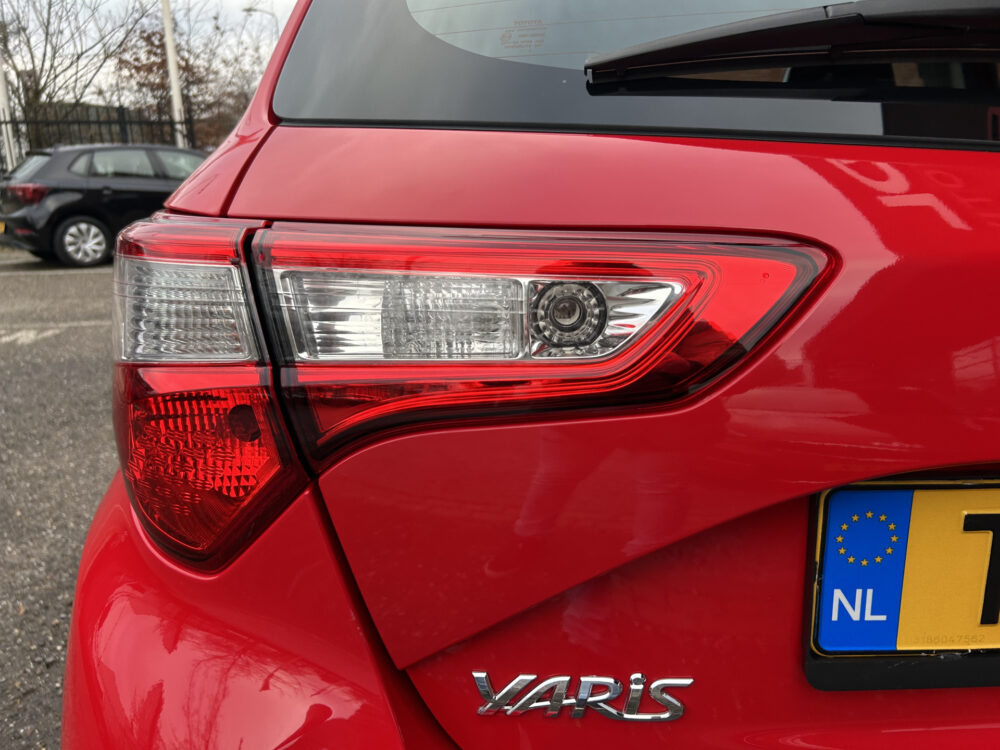 Toyota Yaris 1.5 Hybrid Energy // NAVI // CRUISE // CLIMA // PARKEERCAMERA // 30