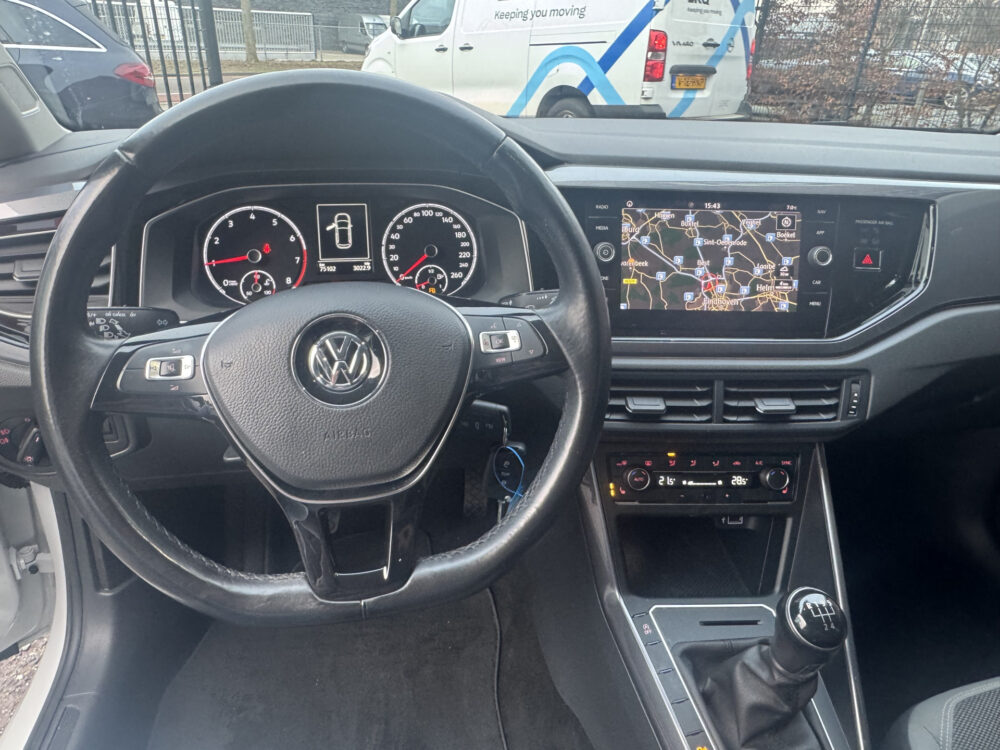 Volkswagen Polo 1.0 TSI Comfortline Business // LED // CLIMA // NAVI // PARKEERSENSOREN V+A // STOELVERWARMING // 12