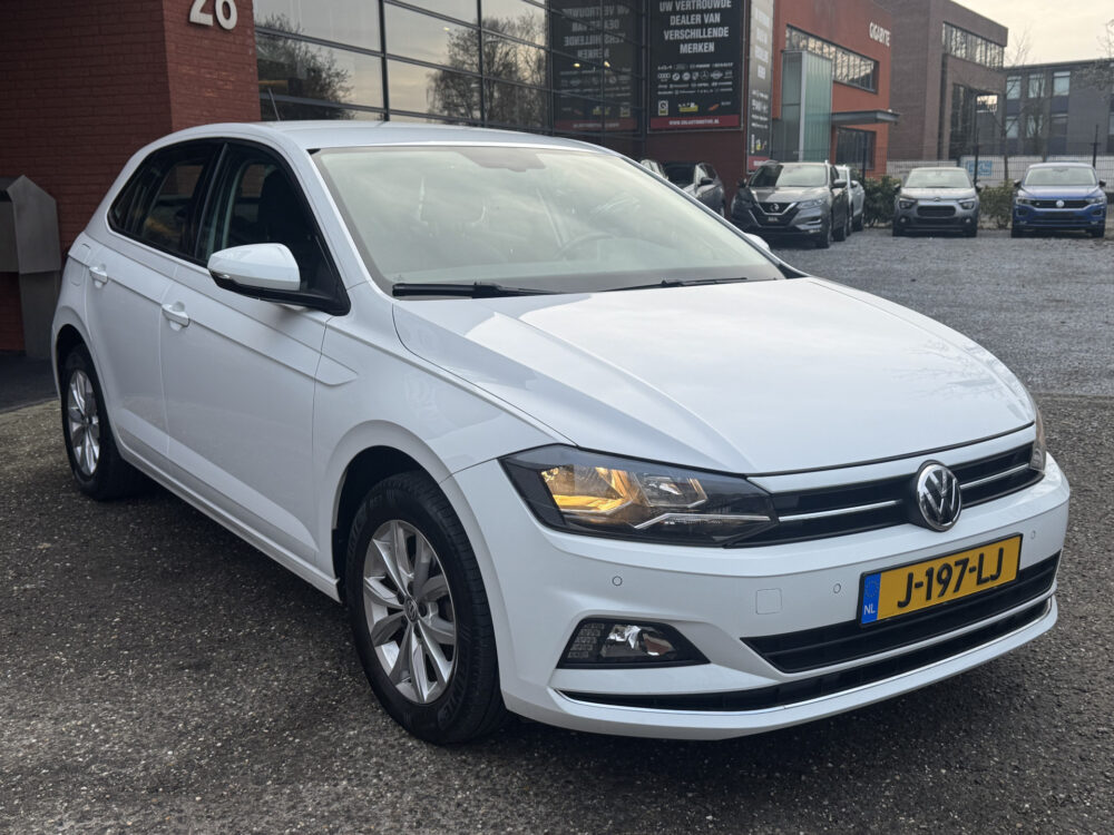 Volkswagen Polo 1.0 TSI Comfortline Business // LED // CLIMA // NAVI // PARKEERSENSOREN V+A // STOELVERWARMING // 2