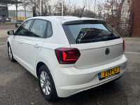 Volkswagen Polo 1.0 TSI Comfortline Business // LED // CLIMA // NAVI // PARKEERSENSOREN V+A // STOELVERWARMING // 32