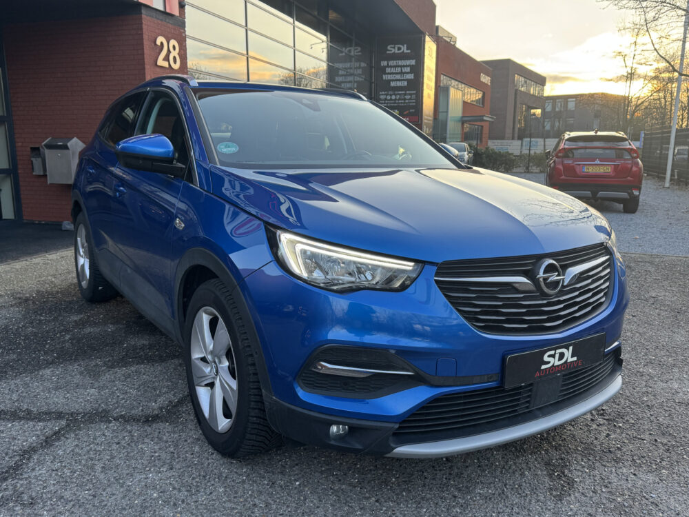 Opel Grandland X 1.6 Turbo Hybrid Business Elegance // NAVI // CLIMA // CRUISE // ELEK. ACHTERKLEP // 2