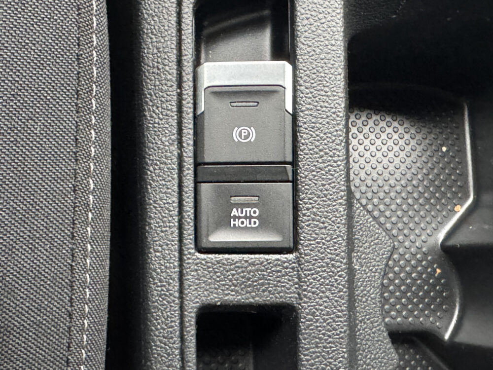 Volkswagen T-Roc 1.5 TSI Sport Business R-Line // NAVI // CAMERA // APPLE CARPLAY- ANDROID AUTO // ELEK. ACHTERKLEP // ADAPTIVE CRUISE // 25