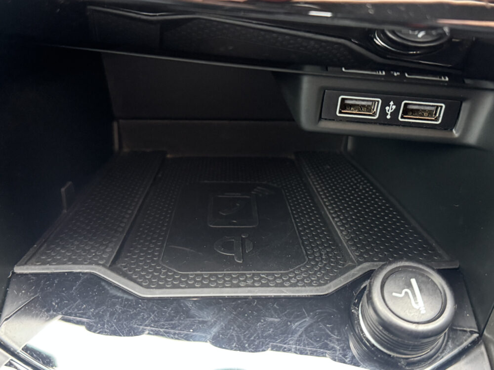 Volkswagen T-Roc 1.5 TSI Sport Business R-Line // NAVI // CAMERA // APPLE CARPLAY- ANDROID AUTO // ELEK. ACHTERKLEP // ADAPTIVE CRUISE // 26