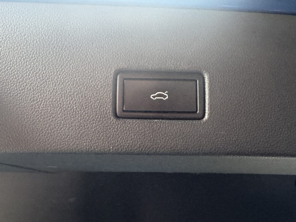 Volkswagen T-Roc 1.5 TSI Sport Business R-Line // NAVI // CAMERA // APPLE CARPLAY- ANDROID AUTO // ELEK. ACHTERKLEP // ADAPTIVE CRUISE // 28