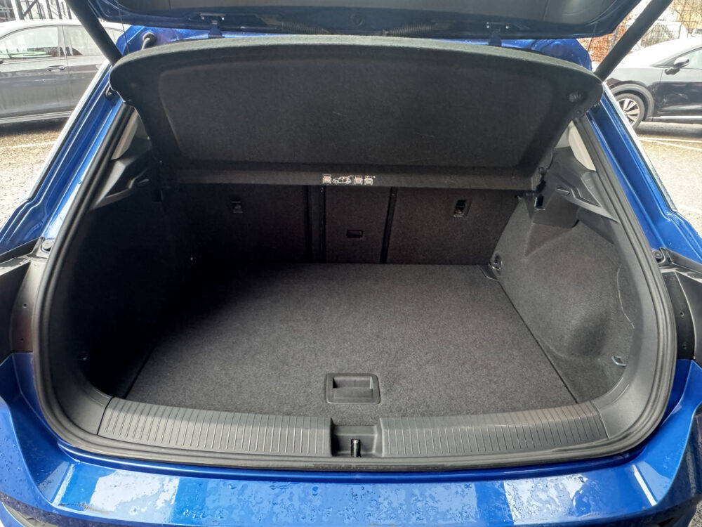 Volkswagen T-Roc 1.5 TSI Sport Business R-Line // NAVI // CAMERA // APPLE CARPLAY- ANDROID AUTO // ELEK. ACHTERKLEP // ADAPTIVE CRUISE // 29