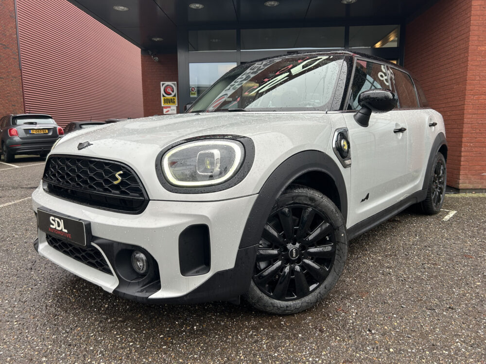 MINI Countryman 1.5 Cooper S E ALL4 Classic // FULL LED // NAVI + CARPLAY // KEYLESS // CAMERA // SHADOW LINE // STOELVERWARMING 1