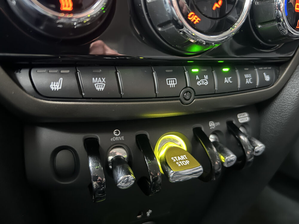 MINI Countryman 1.5 Cooper S E ALL4 Classic // FULL LED // NAVI + CARPLAY // KEYLESS // CAMERA // SHADOW LINE // STOELVERWARMING 19