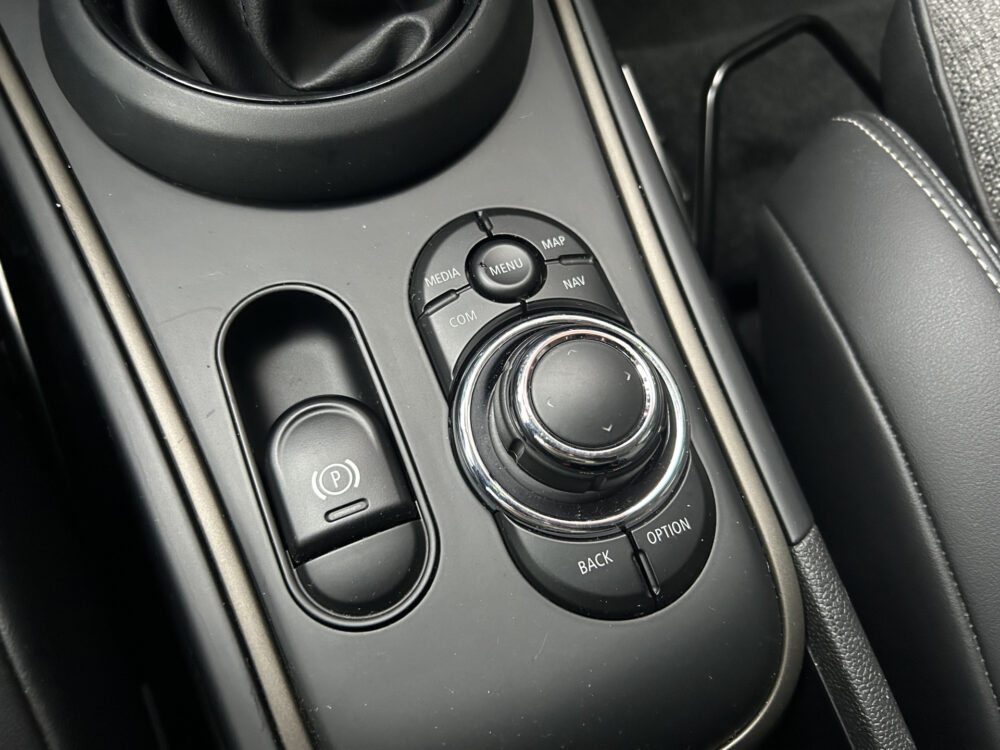 MINI Countryman 1.5 Cooper S E ALL4 Classic // FULL LED // NAVI + CARPLAY // KEYLESS // CAMERA // SHADOW LINE // STOELVERWARMING 21