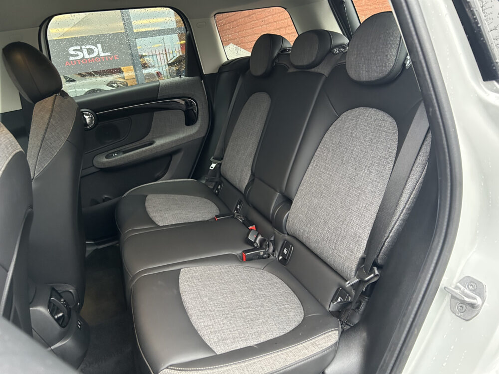 MINI Countryman 1.5 Cooper S E ALL4 Classic // FULL LED // NAVI + CARPLAY // KEYLESS // CAMERA // SHADOW LINE // STOELVERWARMING 30