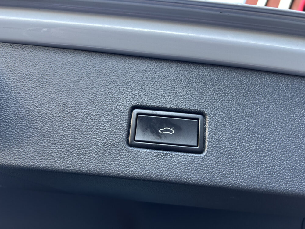 Volkswagen T-Roc 2.0 TSI 4Motion Sport Business R // FULL LED // NAVI + CARPLAY // ADAPTIVE CRUISE // PDC V+A // SFEERVERLICHTING // ELEK. KOFFER 32