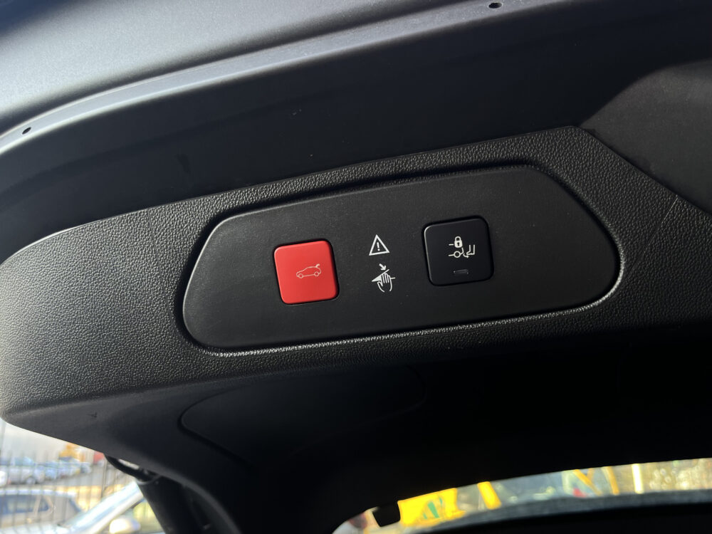 Opel Grandland X 1.6 Turbo Hybrid Innovation // FULL LED // KEYLESS // DODEHOEK // ELEK. KLEP // CAMERA+SENSOREN // STOELVERWARMING // NAVI+CARPL 13