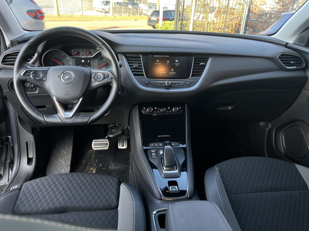 Opel Grandland X 1.6 Turbo Hybrid Innovation // FULL LED // KEYLESS // DODEHOEK // ELEK. KLEP // CAMERA+SENSOREN // STOELVERWARMING // NAVI+CARPL 19