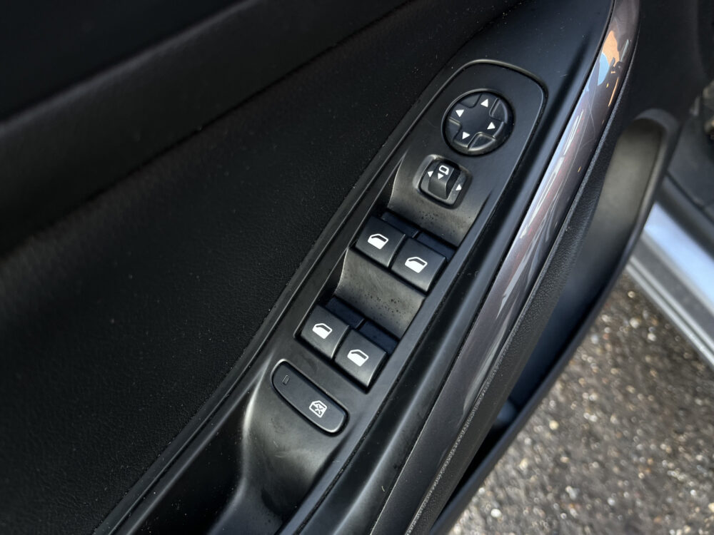 Opel Grandland X 1.6 Turbo Hybrid Innovation // FULL LED // KEYLESS // DODEHOEK // ELEK. KLEP // CAMERA+SENSOREN // STOELVERWARMING // NAVI+CARPL 20